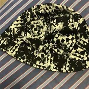 Bucket hat